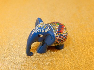 Elefante Bawah Biru dipinto a mano